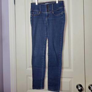 BOOTYFUL High-waisted Triple-button Skinny Jeans (size 7)